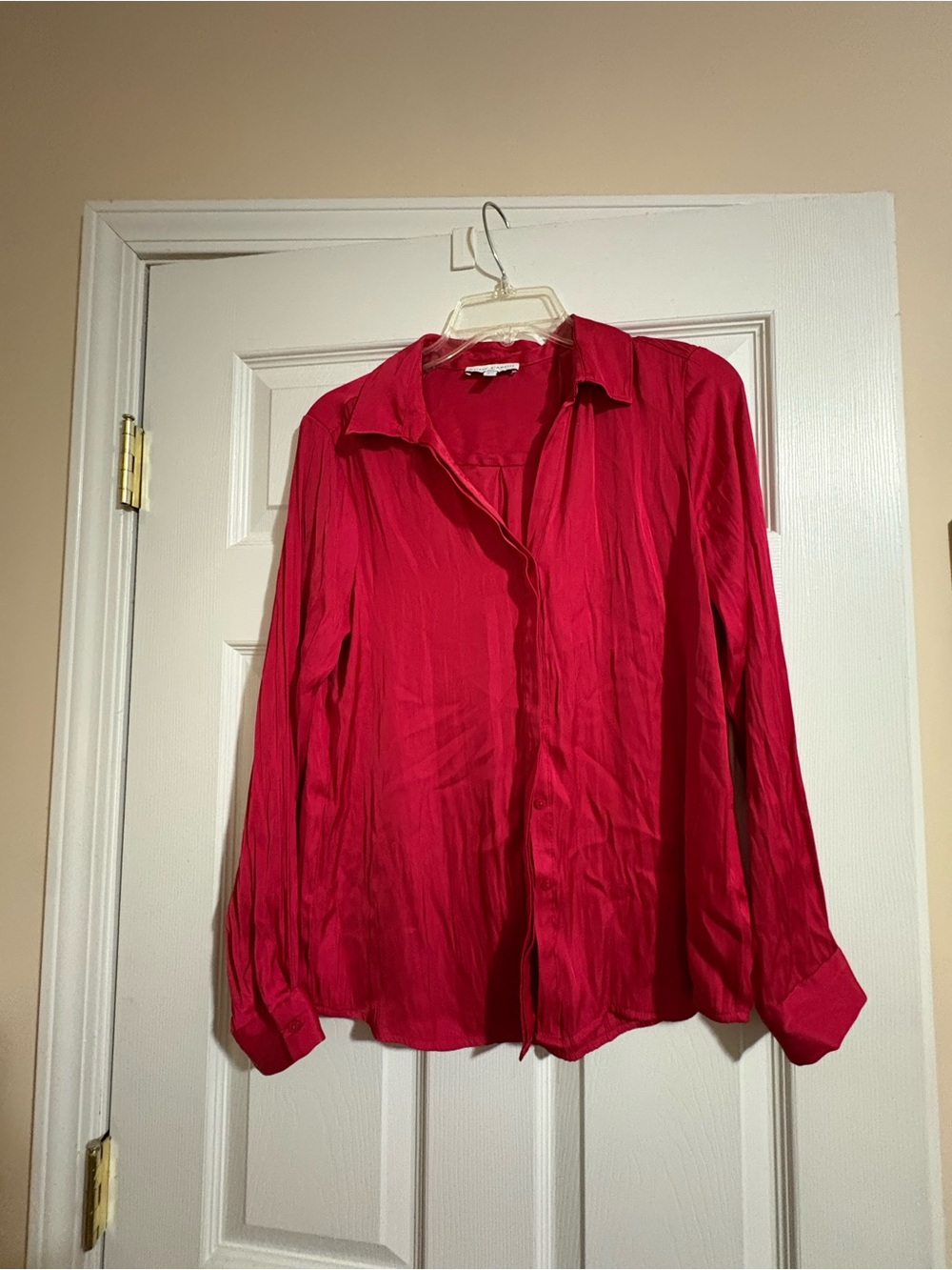 Women’s Long-Sleeve Button-Down Shirt in Fuchsia